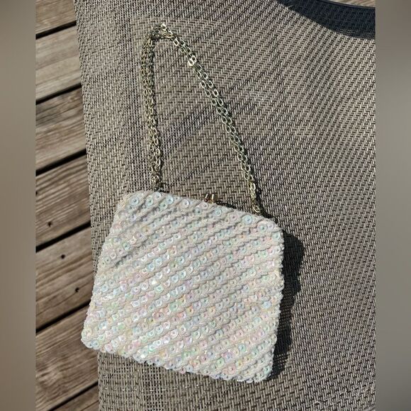 Mini purse with iridescent sequins and gold chain. - Picture 1 of 10